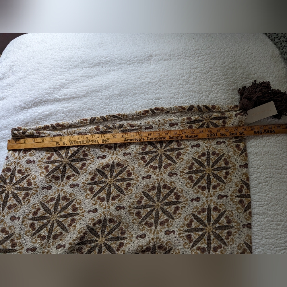 Medallion printed throw blanket - Picture 9 of 9